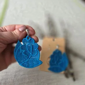 kolczyki inspirowane haftem opolskim - pączek kwiatowy